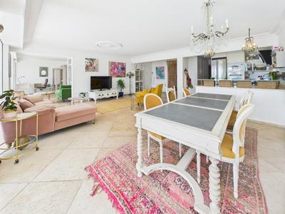 Appartement - 160 m² - 4 pièces