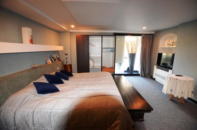 Maison chambre d'hôtes - 572 m² - 15 pièces