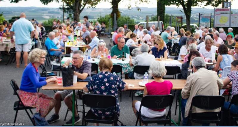 Marché nocturne à Duras