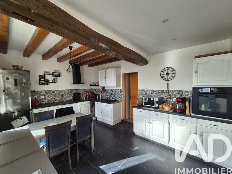 Maison - 200 m² - 7 pièces