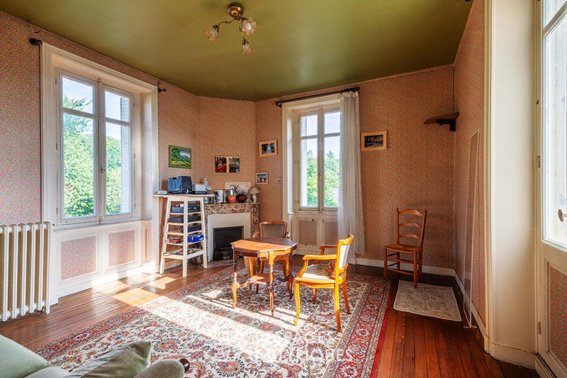 Maison - 213 m² - 8 pièces