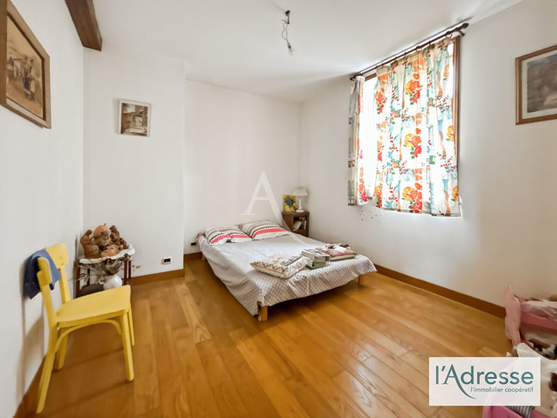 Maison - 249 m² - 7 pièces