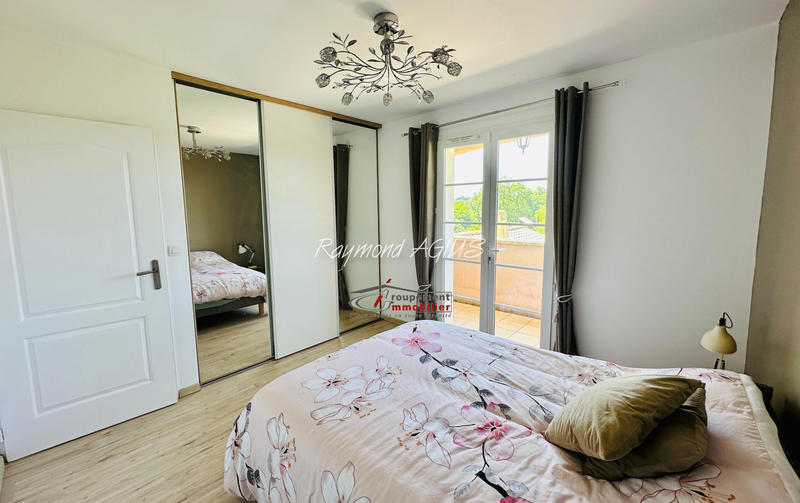 Maison - 200 m² - 8 pièces