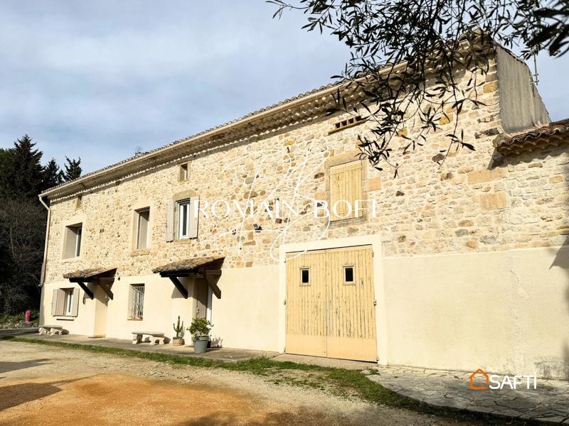 Maison - 250 m² - 11 pièces