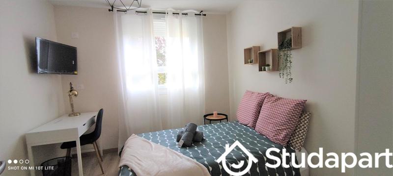 Chambre - 10 m² - 1 pièce