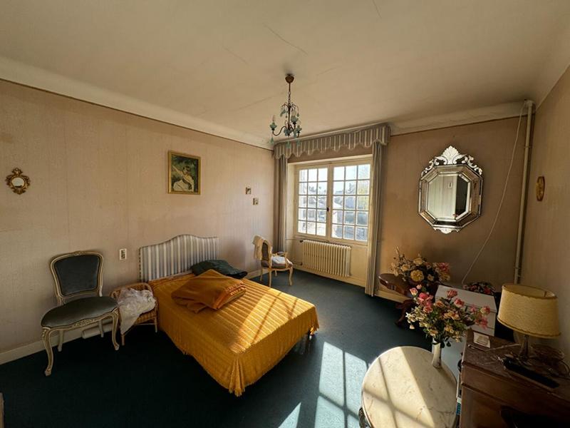 Maison - 264 m² - 9 pièces