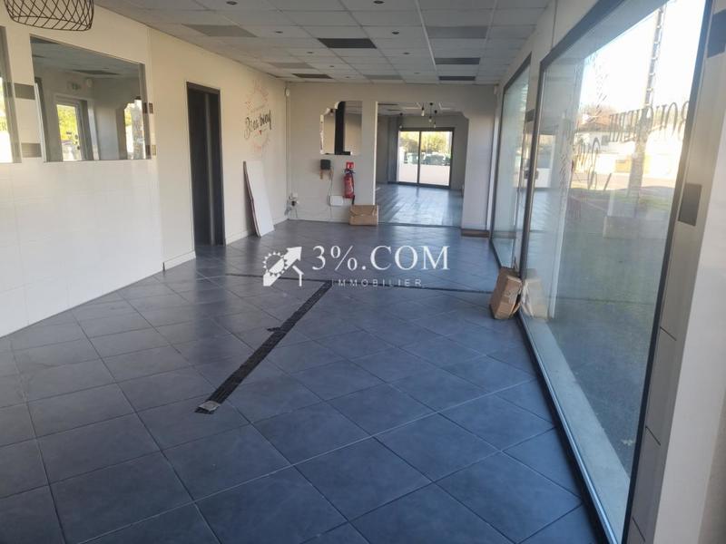 Local commercial - 201 m²