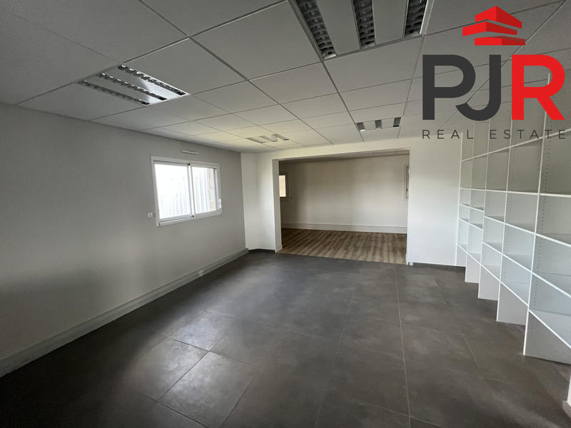 Local d'activités - 1 220 m²