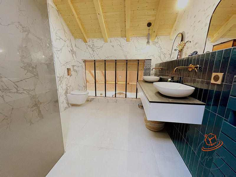 Maison - 203 m² - 7 pièces