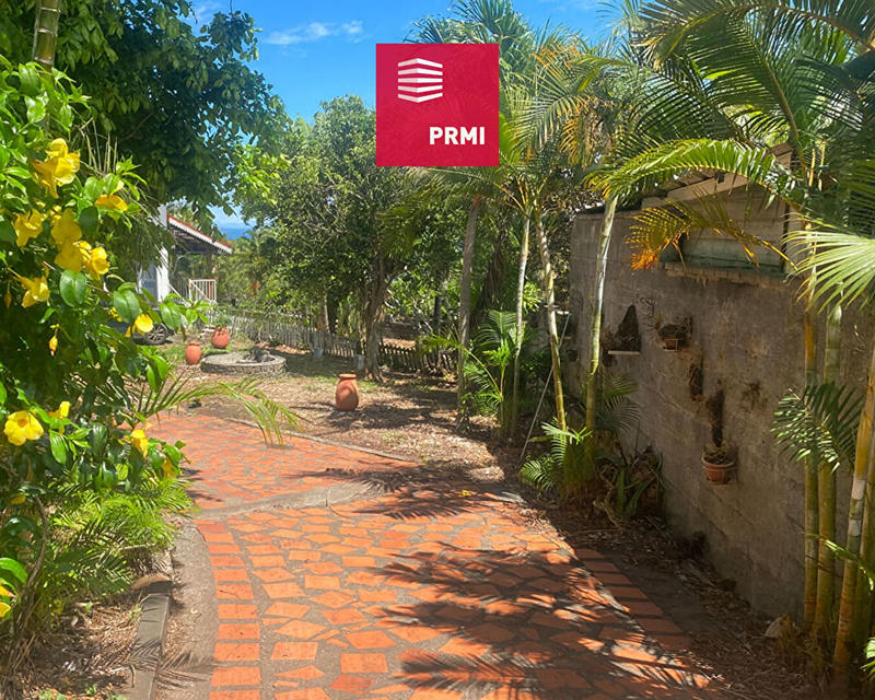 Maison - 250 m² - 6 pièces