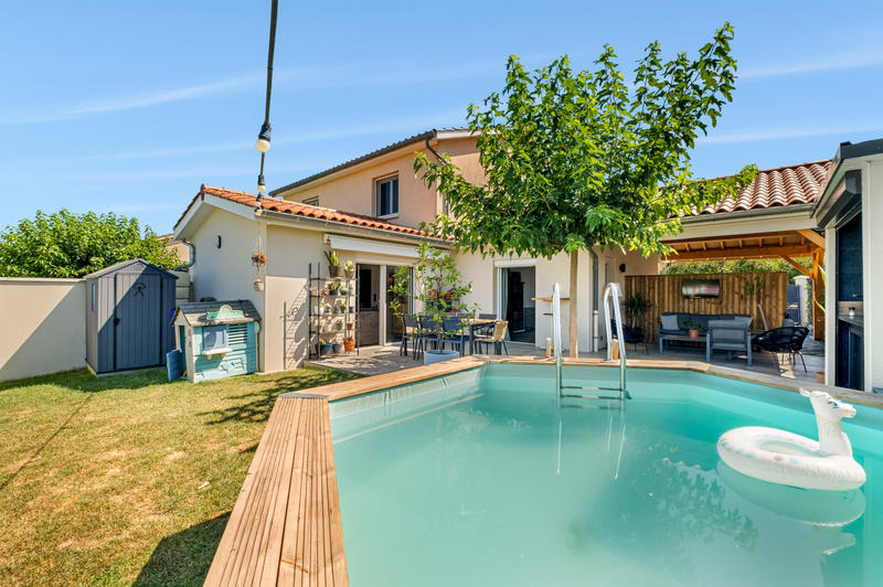 Maison - 92 m² - 4 pièces