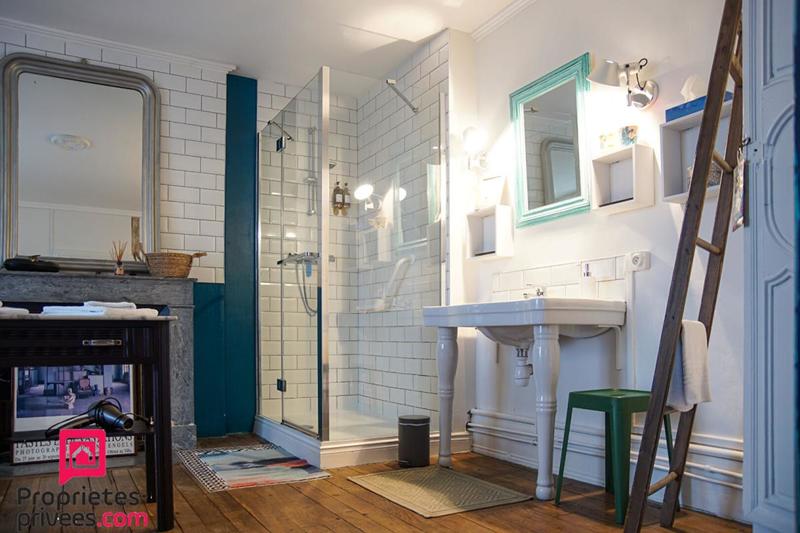 Maison - 320 m² - 10 pièces