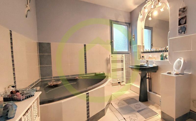 Maison - 98 m² - 5 pièces