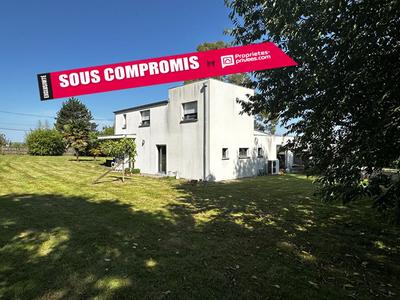 Maison - 210 m² - 6 pièces