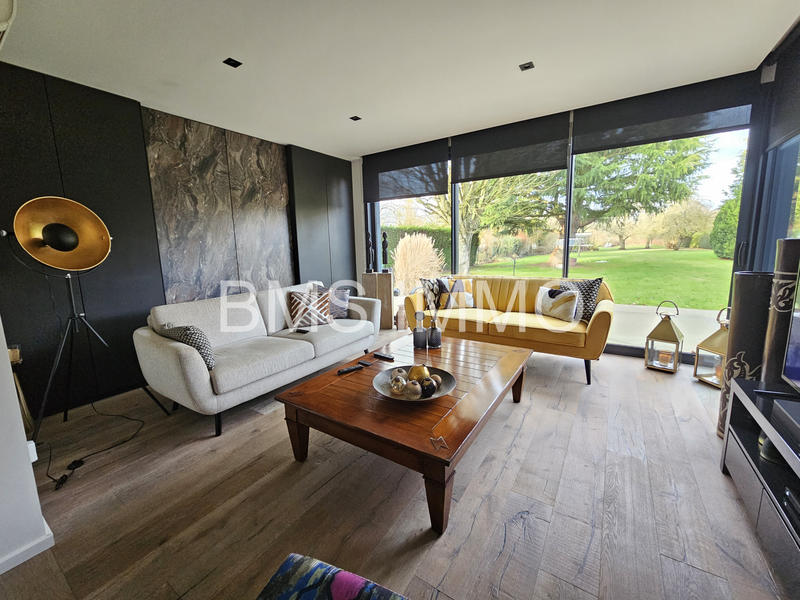 Maison - 268 m² - 10 pièces