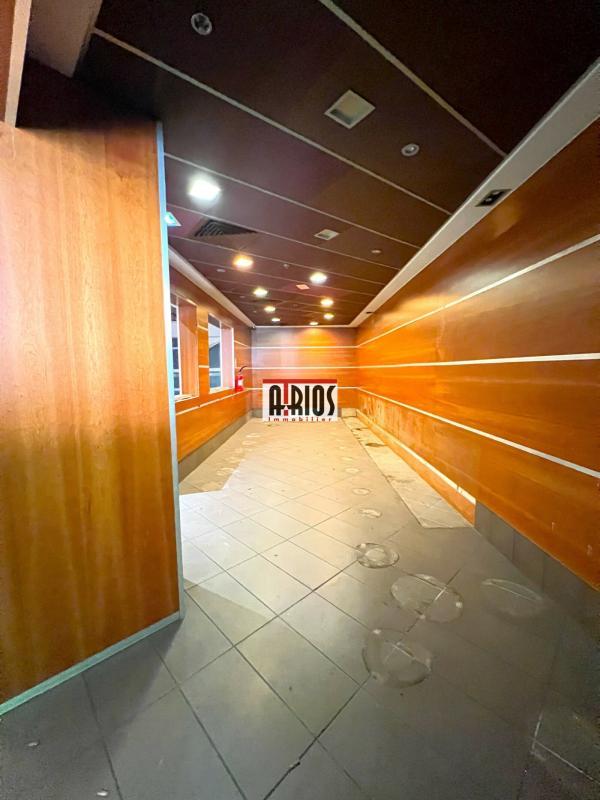 Local d'activité / Entrepôt - 650 m²