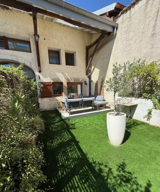 Maison traditionnelle - 200 m² - 7 pièces