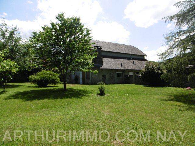 Maison - 290 m² - 9 pièces