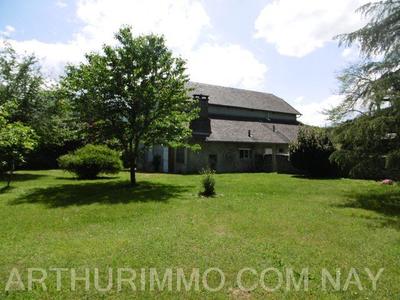 Maison - 290 m² - 9 pièces