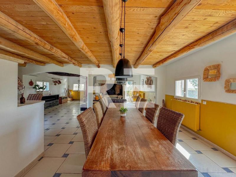 Maison - 165 m² - 9 pièces