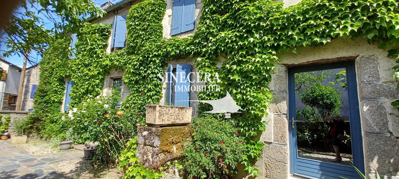 Maison - 240 m² - 7 pièces