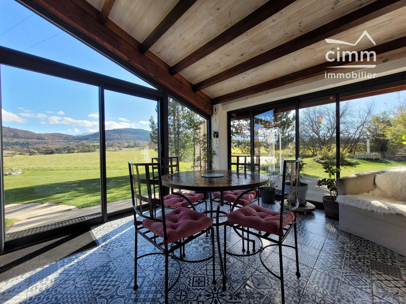 Maison - 215 m² - 7 pièces