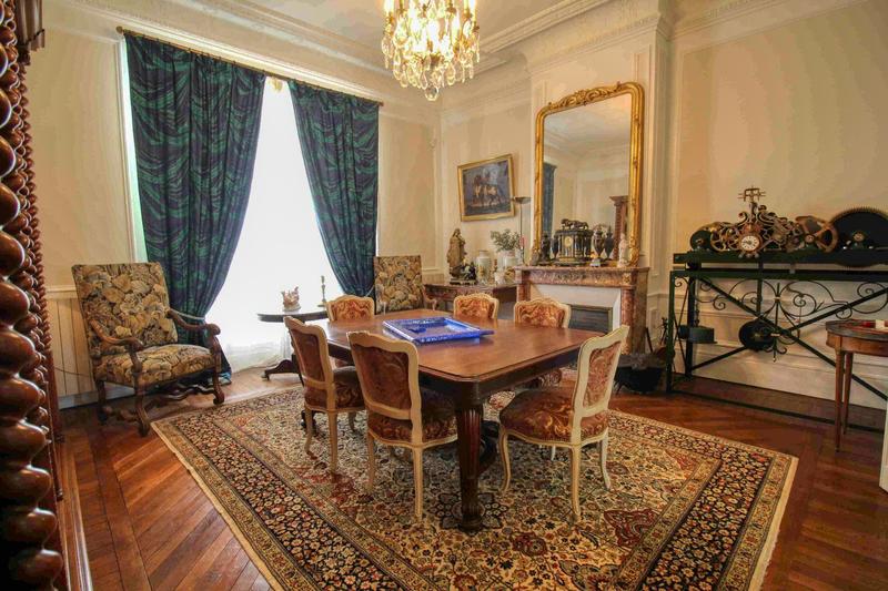 Maison bourgeoise - 330 m² - 10 pièces