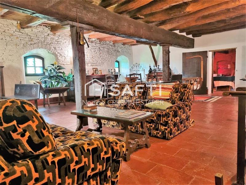 Maison - 400 m² - 11 pièces