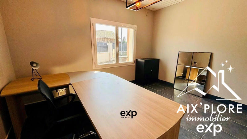 Fonds de commerce - Local commercial - 215 m²