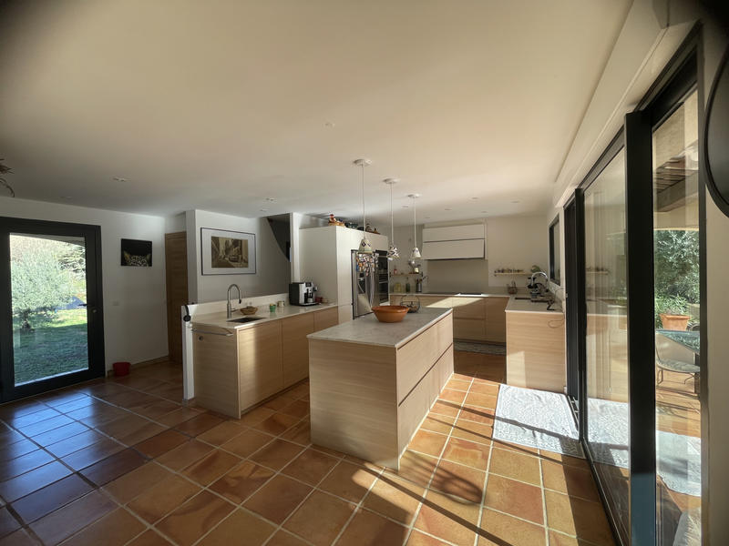 Maison - 200 m² - 7 pièces