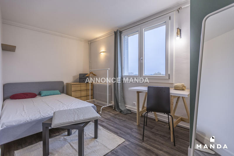 Chambre - 9 m² - 5 pièces