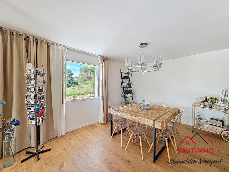 Maison - 203 m² - 7 pièces