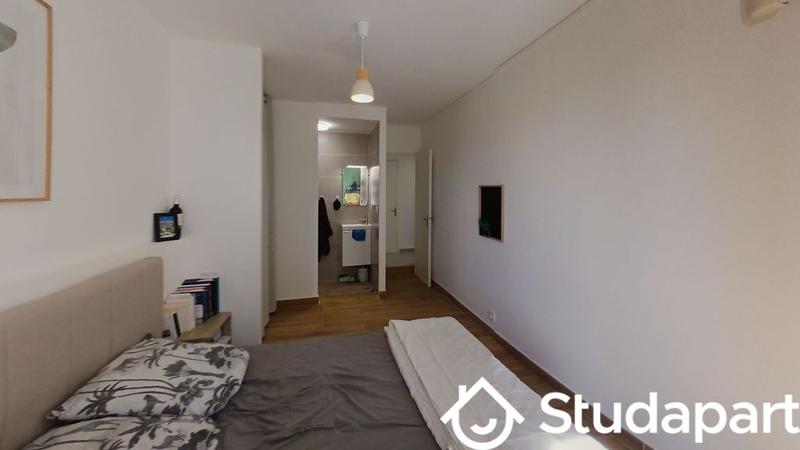 Chambre - 79 m² - 1 pièce