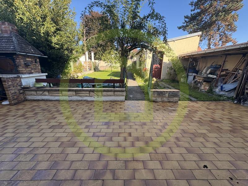 Maison - 162 m² - 8 pièces