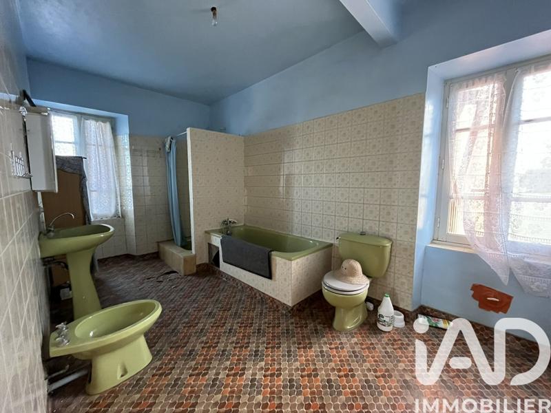 Maison de campagne - 7 740 m² - 7 pièces