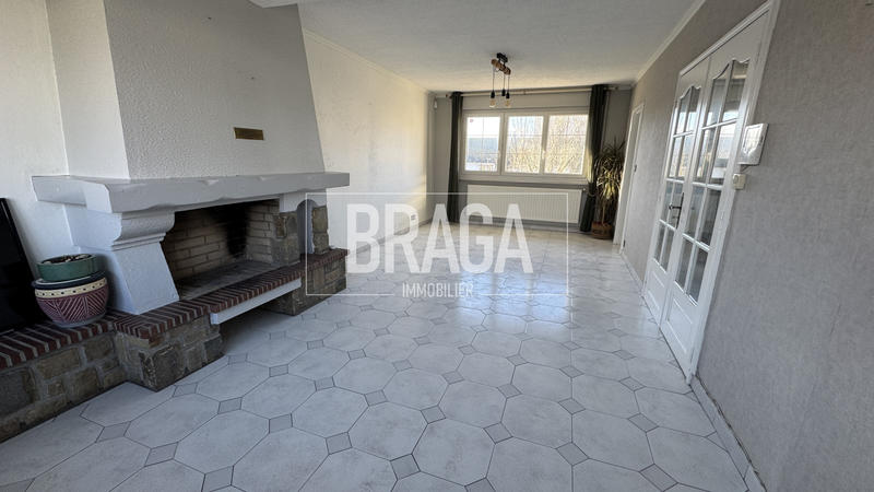 Maison - 92 m² - 6 pièces