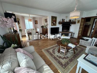 Pavillon - 157 m² - 8 pièces