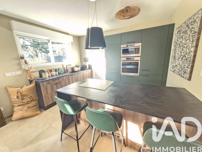 Maison - 98 m² - 5 pièces