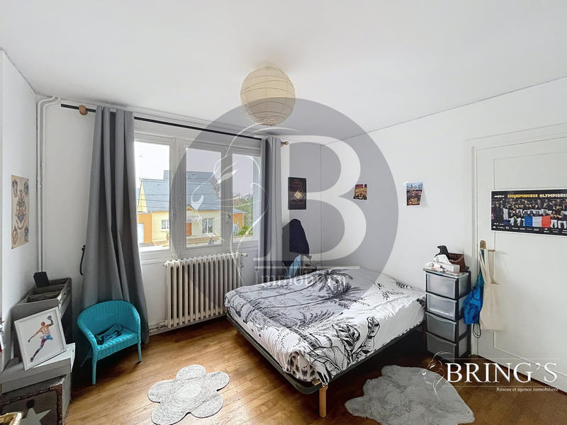 Maison - 196 m² - 9 pièces