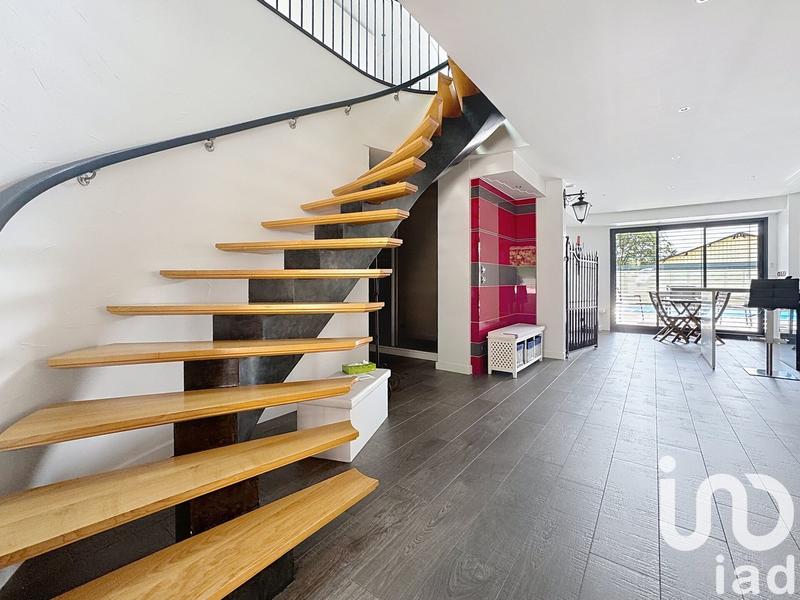 Maison - 272 m² - 8 pièces