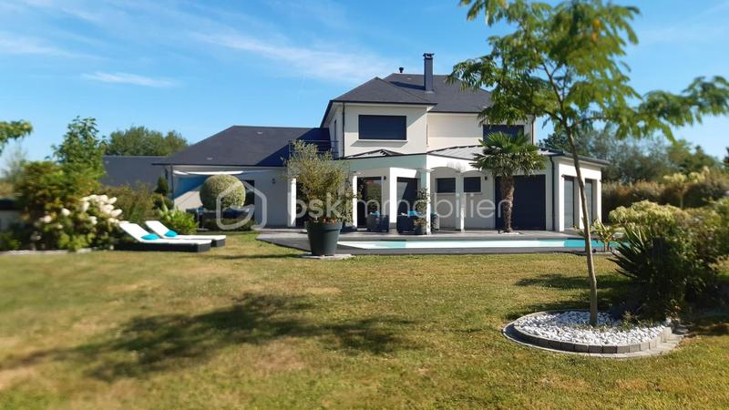 Propriété - 197 m² - 6 pièces