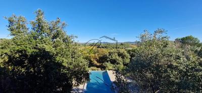 Villa - 250 m² - 5 pièces