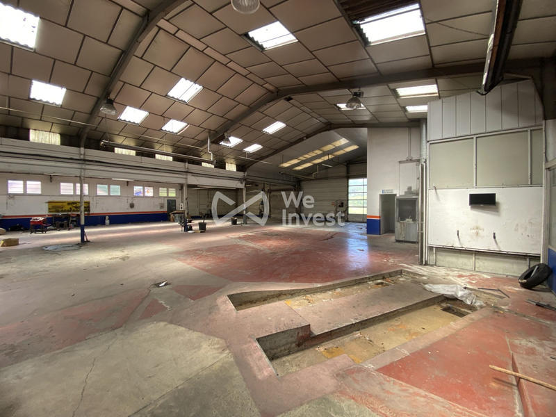 Local commercial - 1 900 m²