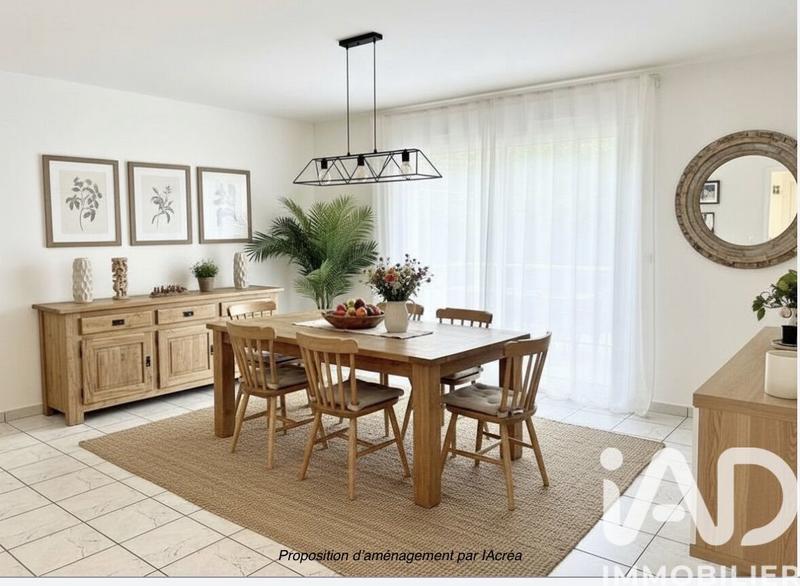 Maison - 202 m² - 7 pièces