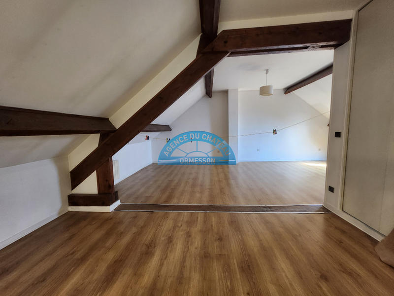 Maison - 180 m² - 8 pièces