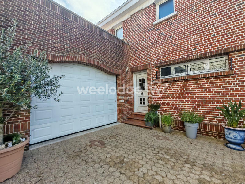 Maison - 208 m² - 10 pièces