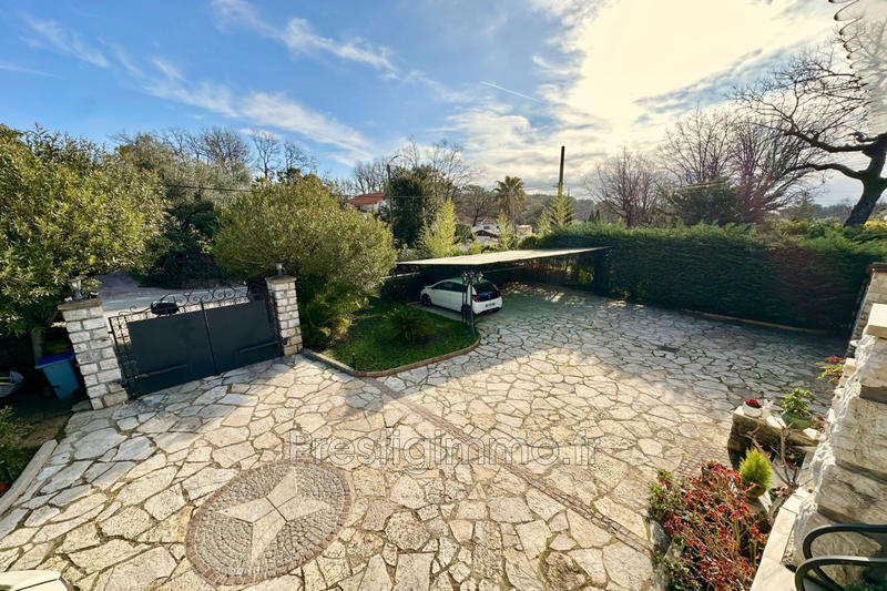 Maison - 270 m² - 8 pièces