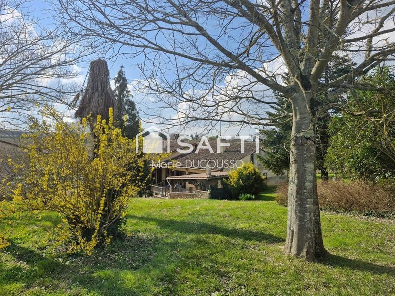 Maison - 140 m² - 5 pièces