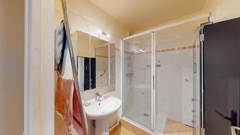 Appartement - 90 m² - 5 pièces