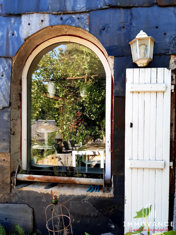 Maison - 328 m² - 12 pièces